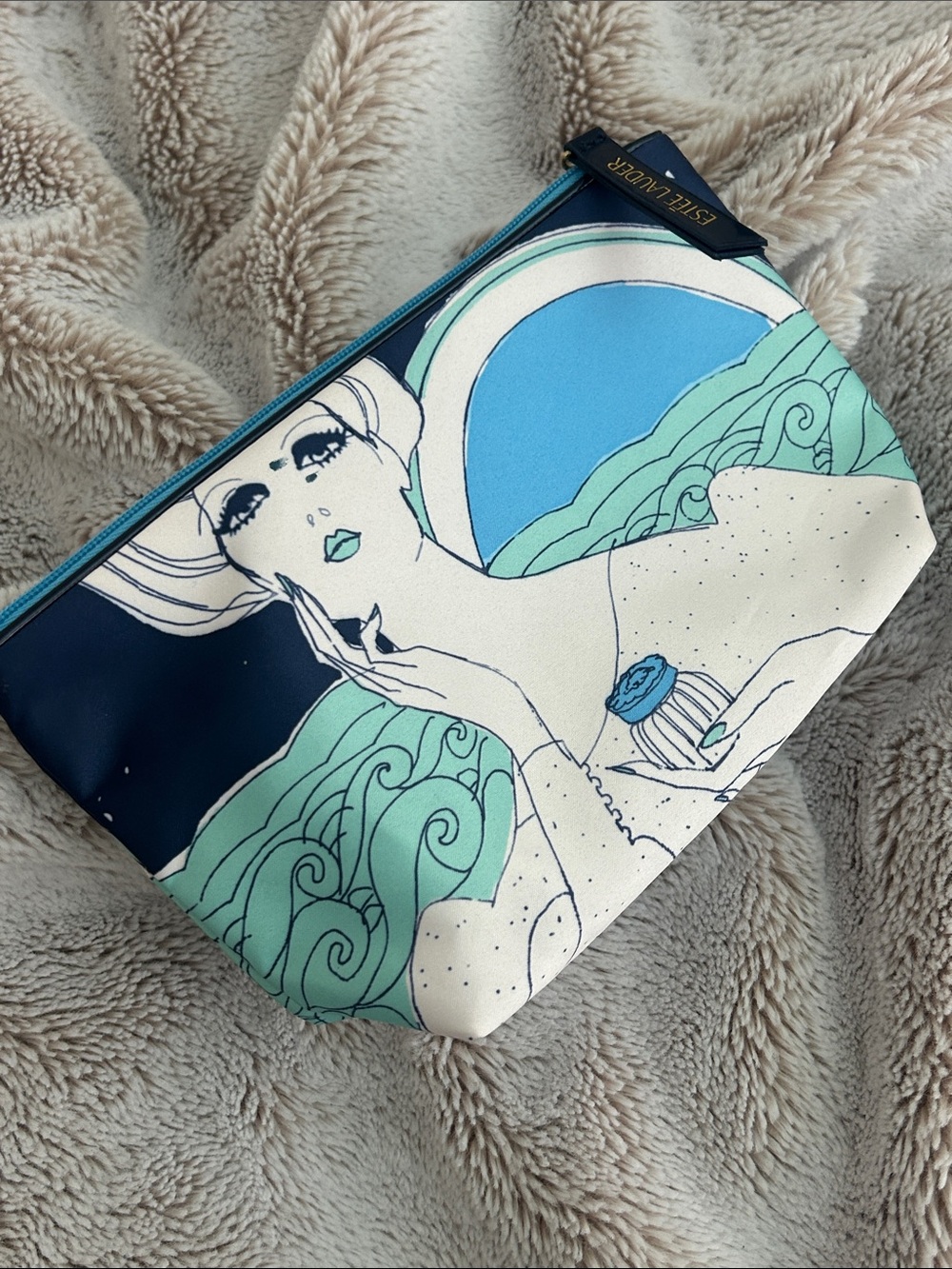 New Estée Lauder cosmetic bag